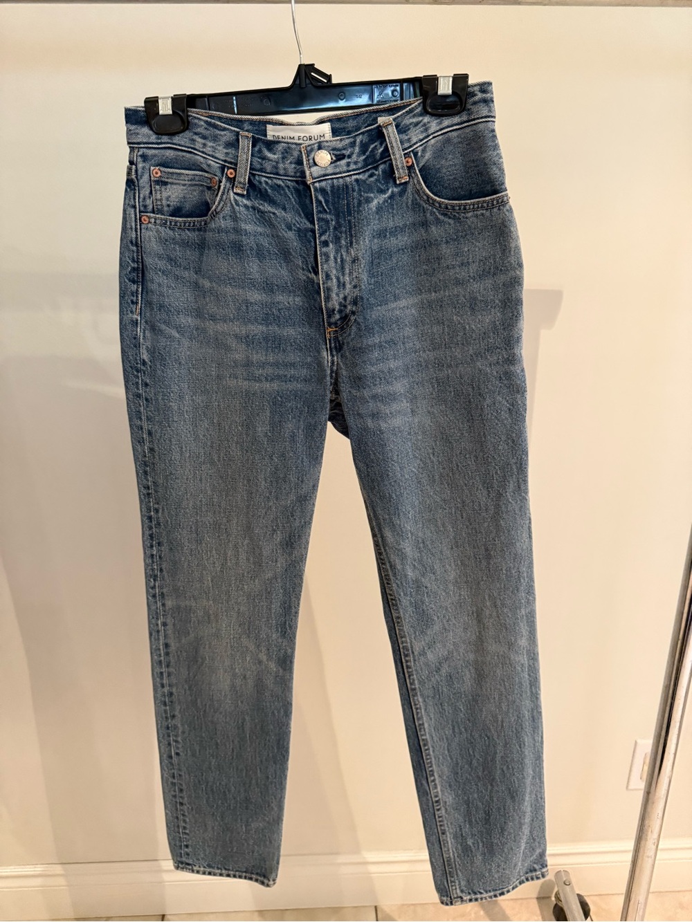 Aritzia Denim Forum Striaght Leg Jeans